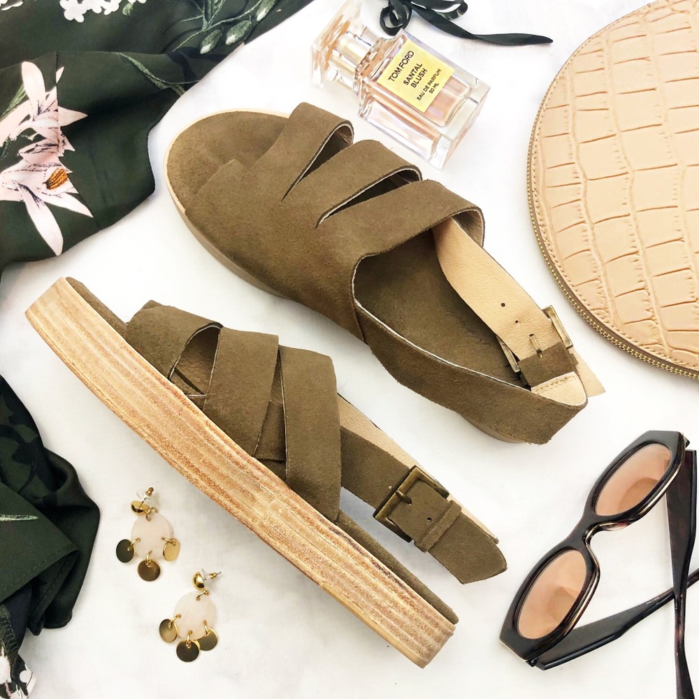 Matisse Taupe Suede Slingback Toe Loop Sandals